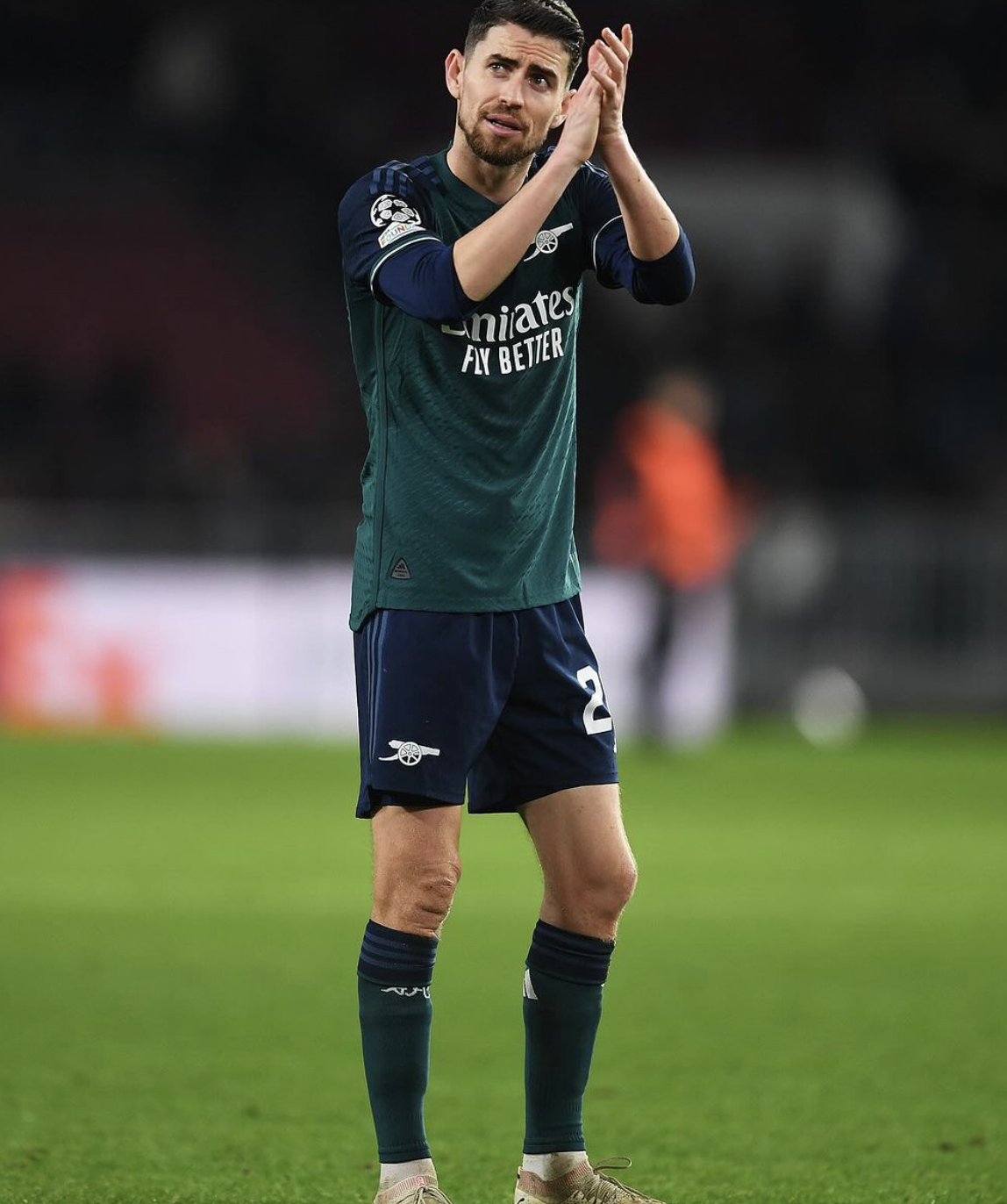 九游网页版-尤文图斯训练开放日；赛前防线松动引欢呼；足总杯在即；赛程密集仍需轮换的简单介绍